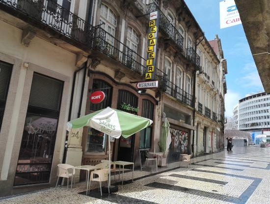 Restaurante A Regaleira no Porto, berço da francesinha